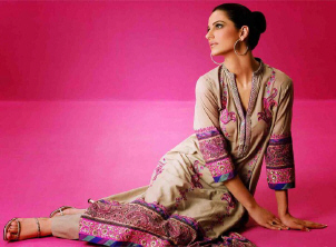 http://www.pakistanfashion.net/images/fashion_collection.jpg